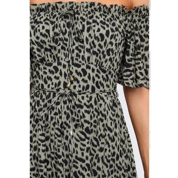 Petal & Pup Remy Dress Emerald Size 8 Animal Print Off The Shoulder Ruffle Midi - Picture 4 of 15